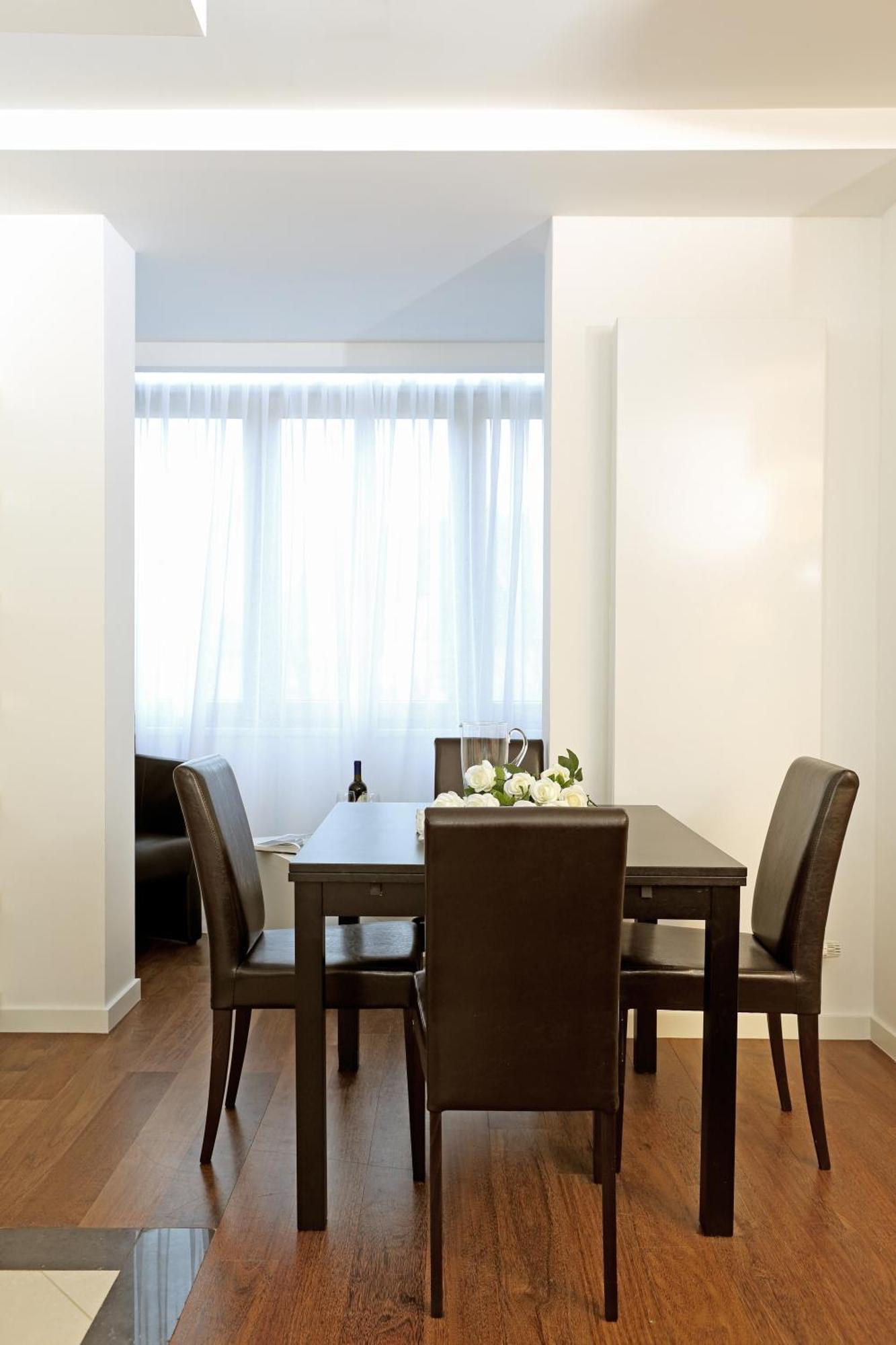 The Queen Luxury - Medici Luxemburg